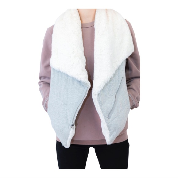 Armani Exchange Vest Size S - Picture 4 of 9